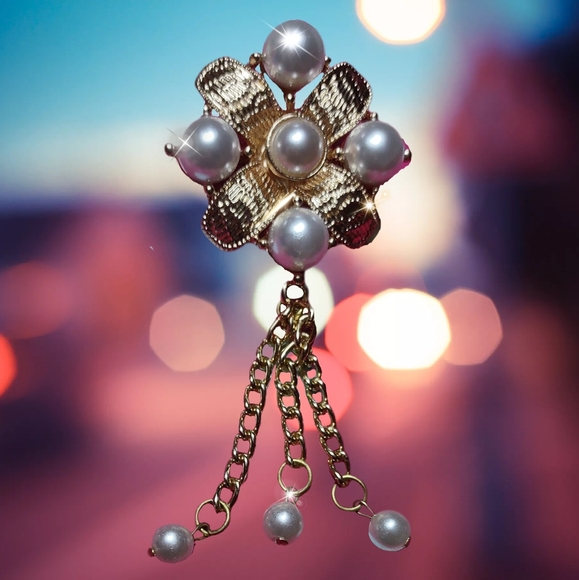 Pearl Pointe Fashion Brooch - Picture 4 of 13